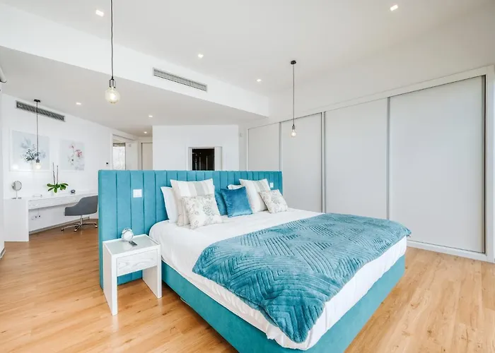 Aguarelas With Pool By Madeira Island *